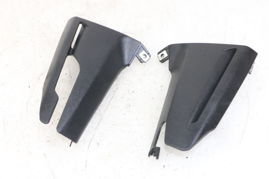 photo de HANDLE BAR REAR PANEL HONDA FJS SILVERWING SILVER WING 600 (2001 - 2010)