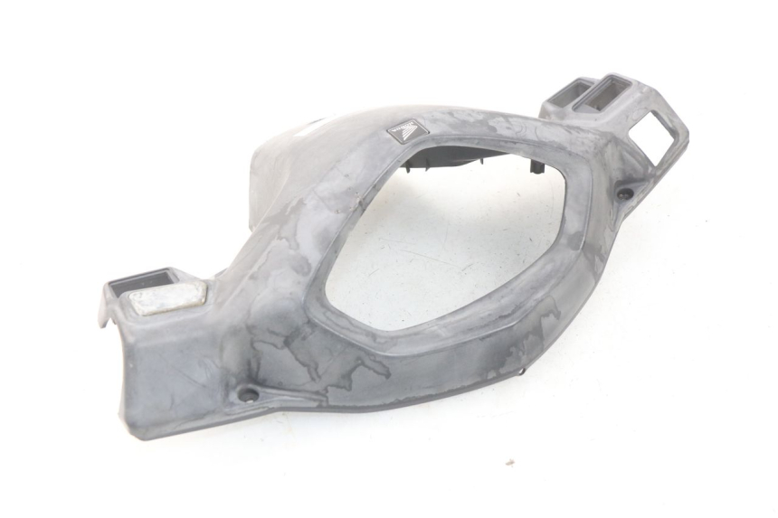 photo de REAR HANDLEBAR COVER HONDA SCV LEAD 100 (2003 - 2007)