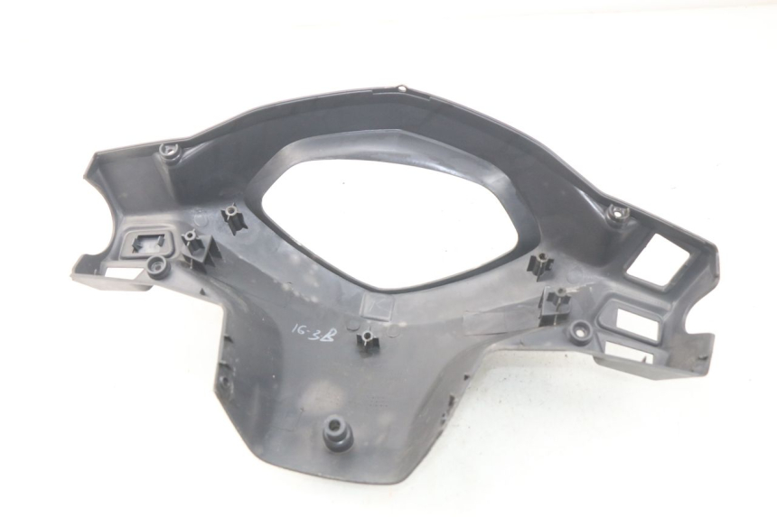 photo de REAR HANDLEBAR COVER HONDA SCV LEAD 100 (2003 - 2007)