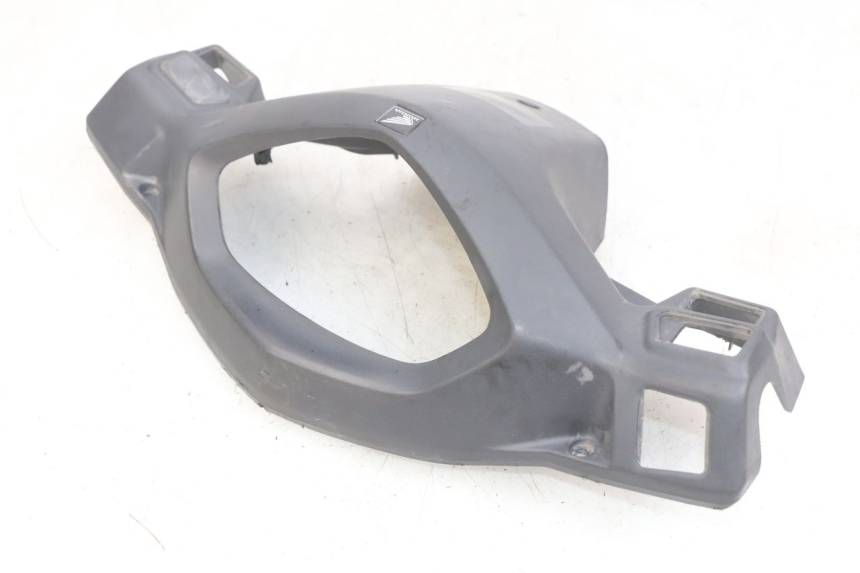 photo de REAR HANDLEBAR COVER HONDA SCV LEAD 100 (2003 - 2007)