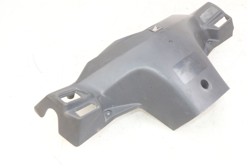 photo de REAR HANDLEBAR COVER HONDA SCV LEAD 100 (2003 - 2007)