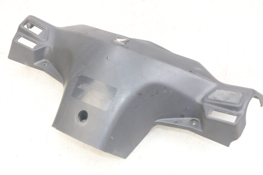 photo de REAR HANDLEBAR COVER HONDA SCV LEAD 100 (2003 - 2007)