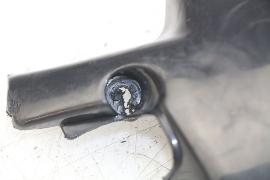 photo de REAR HANDLEBAR COVER MBK BOOSTER SPIRIT 50 (1999 - 2003)