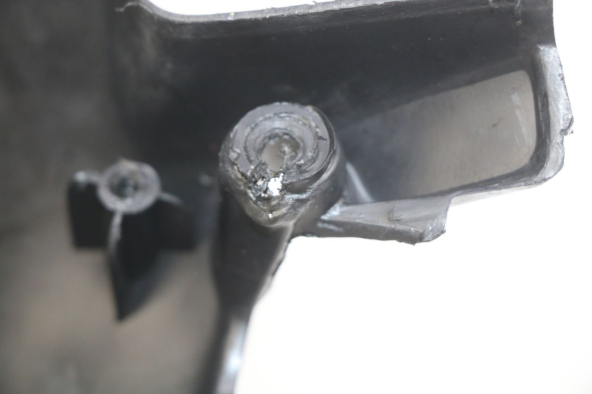 photo de REAR HANDLEBAR COVER MBK BOOSTER SPIRIT 50 (1999 - 2003)