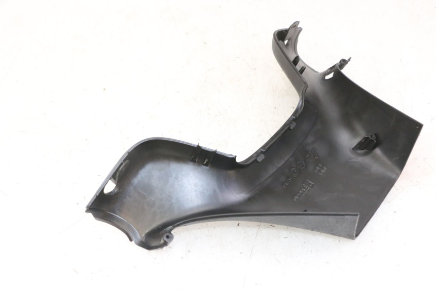 photo de REAR HANDLEBAR COVER PIAGGIO MP3 500 (2011 - 2015)