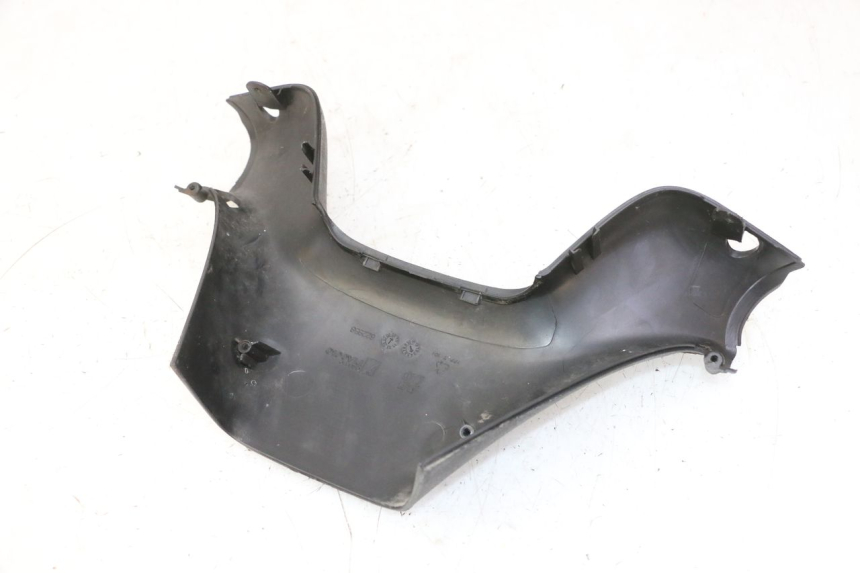 photo de REAR HANDLEBAR COVER PIAGGIO MP3 RL 250 (2007 - 2010)