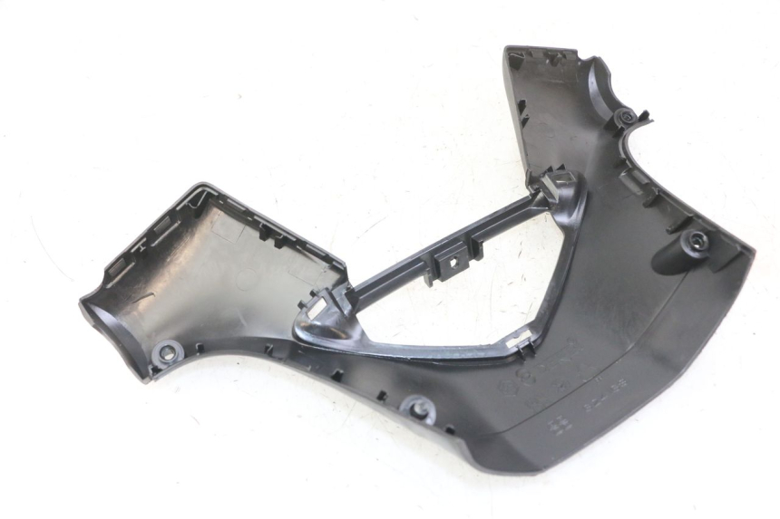 photo de REAR HANDLEBAR COVER GILERA NEXUS 125 (2009 - 2013)