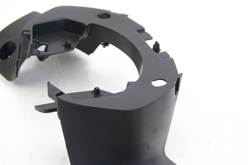 photo de REAR HANDLEBAR COVER PEUGEOT CITYSTAR 125 (2011 - 2017)