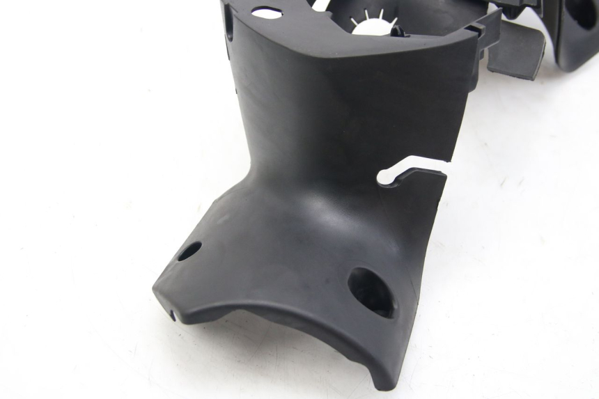 photo de REAR HANDLEBAR COVER PEUGEOT CITYSTAR 125 (2011 - 2017)