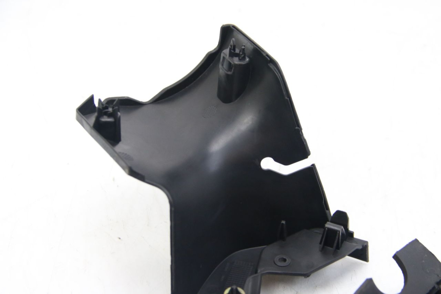 photo de REAR HANDLEBAR COVER PEUGEOT CITYSTAR 125 (2011 - 2017)