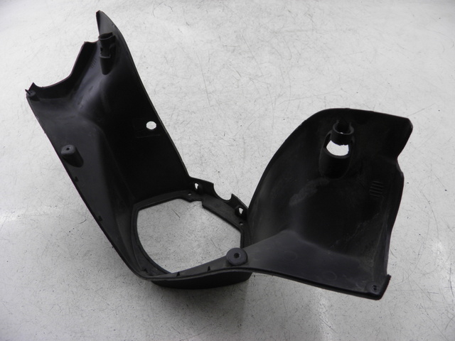 photo de REAR HANDLEBAR COVER PEUGEOT ELYSTAR 50 (2002 - 2014)