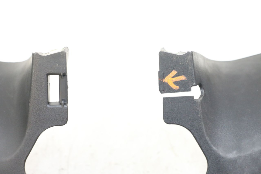 photo de HANDLE BAR REAR PANEL PEUGEOT GEOPOLIS RS 125 (2007 - 2009)