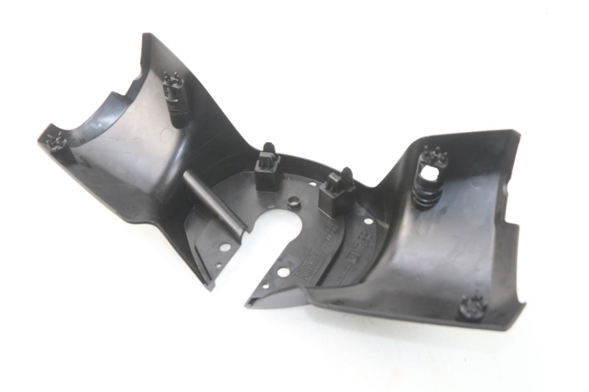 photo de HANDLE BAR REAR PANEL PEUGEOT METROPOLIS 400 (2017 - 2020)
