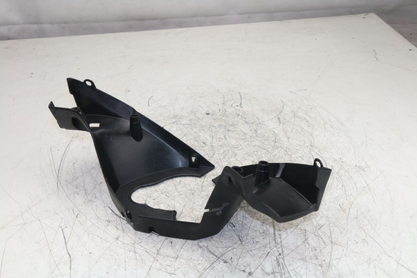 photo de HANDLE BAR REAR PANEL PEUGEOT SATELIS 125 (2006 - 2009)