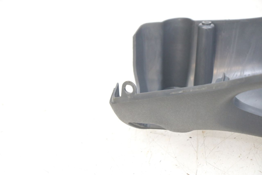 photo de REAR HANDLEBAR COVER PIAGGIO FLY 125 (2005 - 2012)