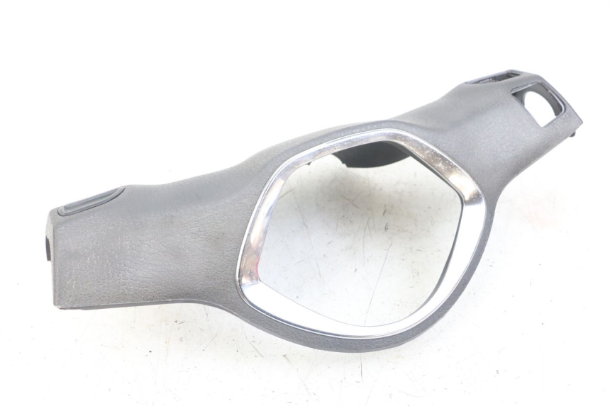 photo de REAR HANDLEBAR COVER PIAGGIO LIBERTY 125 (2009 - 2013)