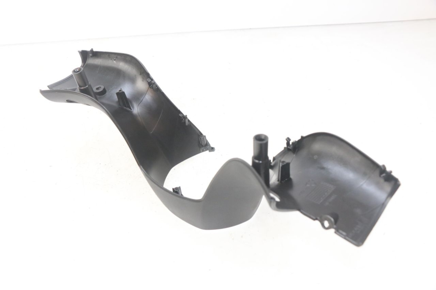 photo de REAR HANDLEBAR COVER PIAGGIO MP3 500 (2014 - 2016)