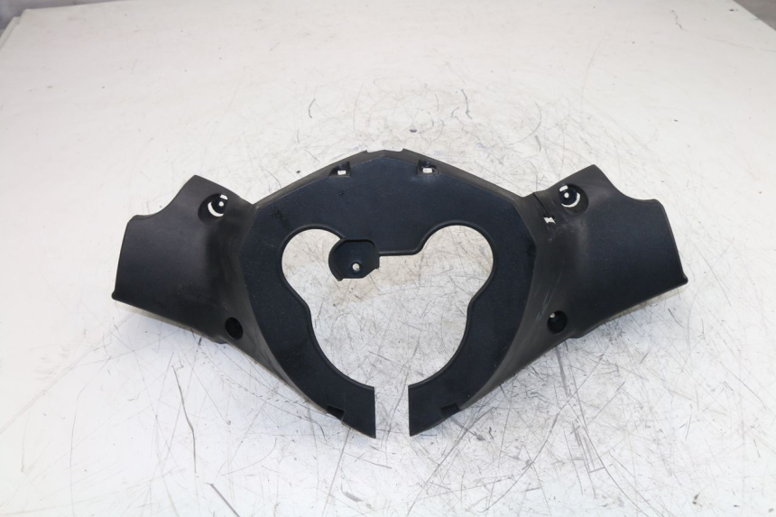 photo de HANDLE BAR REAR PANEL PEUGEOT SATELIS 125 (2010 - 2012)