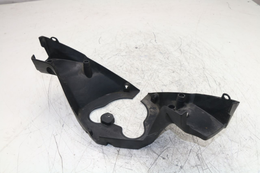 photo de HANDLE BAR REAR PANEL PEUGEOT SATELIS 125 (2010 - 2012)