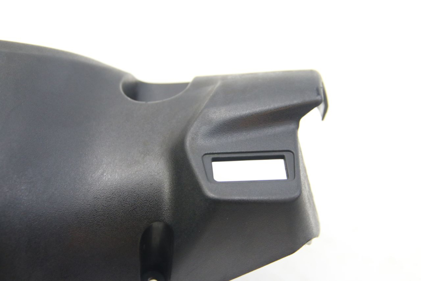 photo de REAR HANDLEBAR COVER SUZUKI SIXTEEN 125 (2008 - 2010)