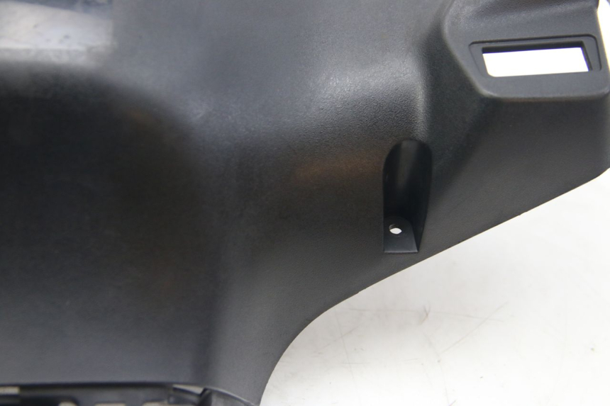 photo de REAR HANDLEBAR COVER SUZUKI SIXTEEN 125 (2008 - 2010)