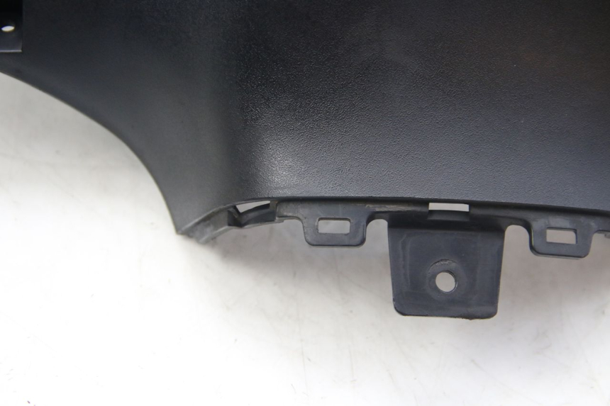 photo de REAR HANDLEBAR COVER SUZUKI SIXTEEN 125 (2008 - 2010)