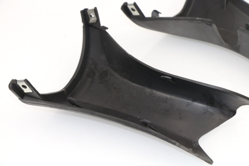 photo de HANDLE BAR REAR PANEL SYM GTS 250 (2005 - 2008)