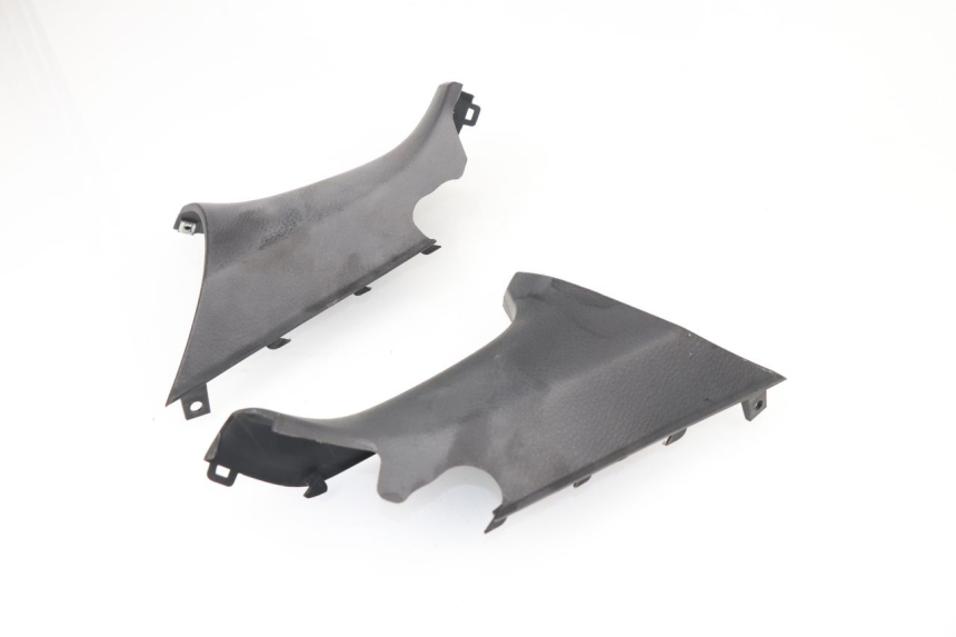 photo de HANDLE BAR REAR PANEL SYM MAXSYM I 400 (2011 - 2016)