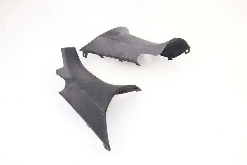 photo de HANDLE BAR REAR PANEL SYM MAXSYM I 400 (2011 - 2016)