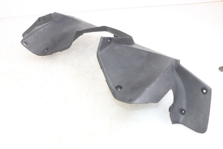 photo de REAR HANDLEBAR COVER YAMAHA X-MAX XMAX 250 (2006 - 2009)