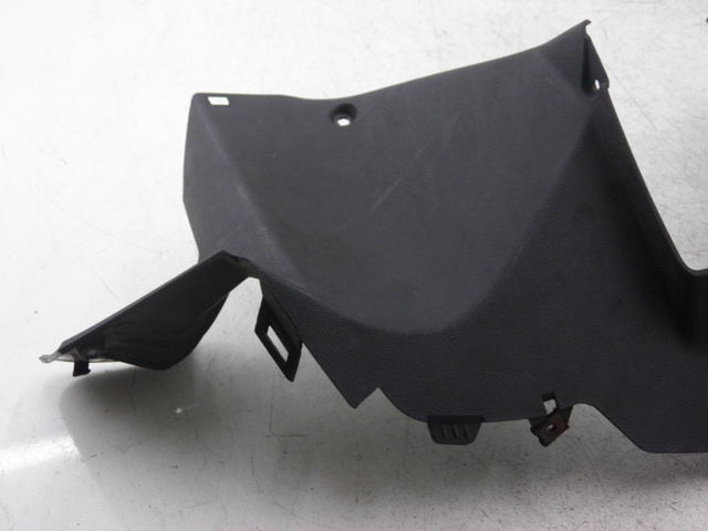 photo de REAR HANDLEBAR COVER YAMAHA XMAX X-MAX 125 (2006 - 2009)