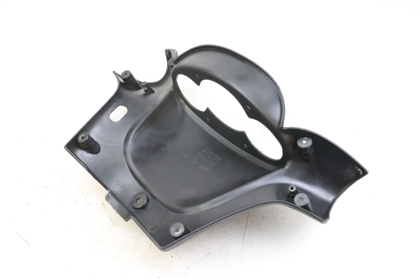 photo de REAR HANDLEBAR COVER YAMAHA YP MAJESTY 125 (2002 - 2006)