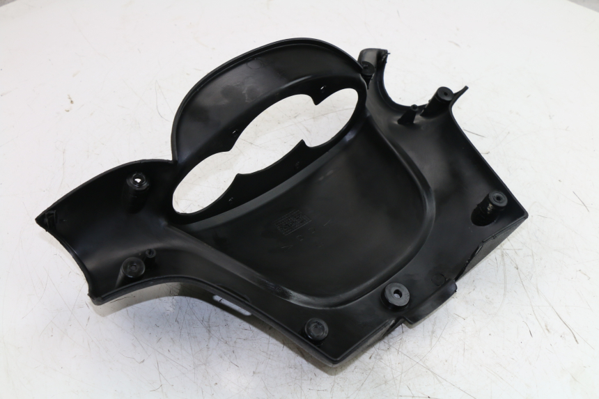 photo de REAR HANDLEBAR COVER YAMAHA YP MAJESTY 125 (2002 - 2006)