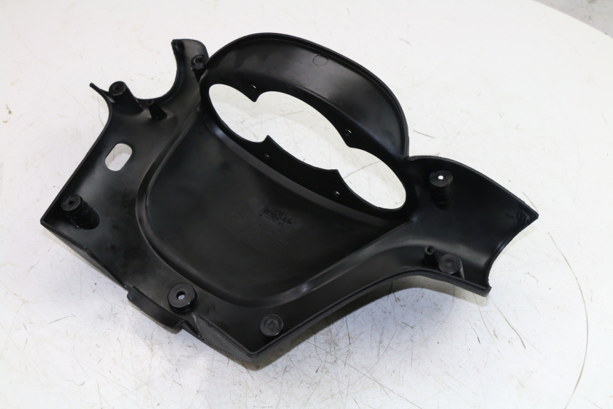 photo de REAR HANDLEBAR COVER YAMAHA YP MAJESTY 125 (2002 - 2006)