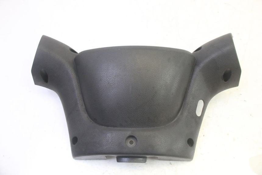 photo de REAR HANDLEBAR COVER YAMAHA YP MAJESTY 125 (2002 - 2006) - Component detail