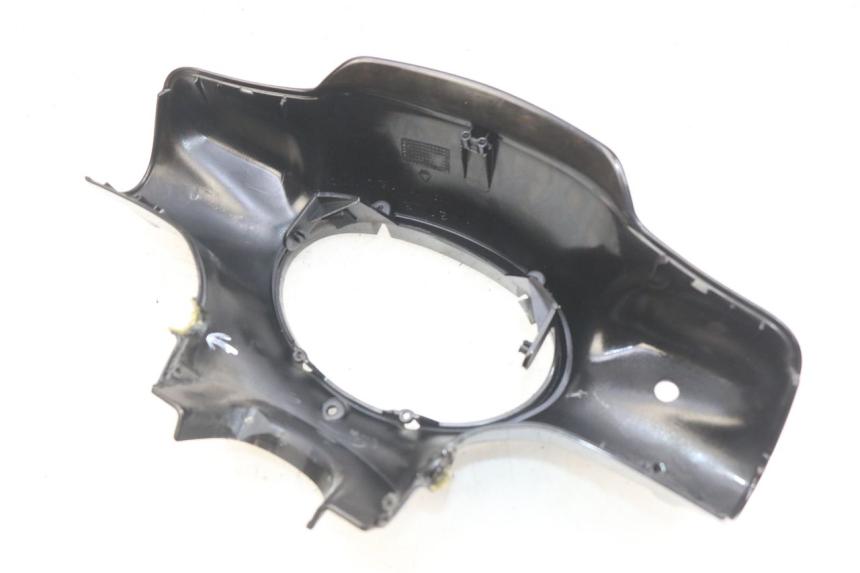 photo de HANDLEBAR COVER FRONT APRILIA SCARABEO 100 (2003 - 2012)