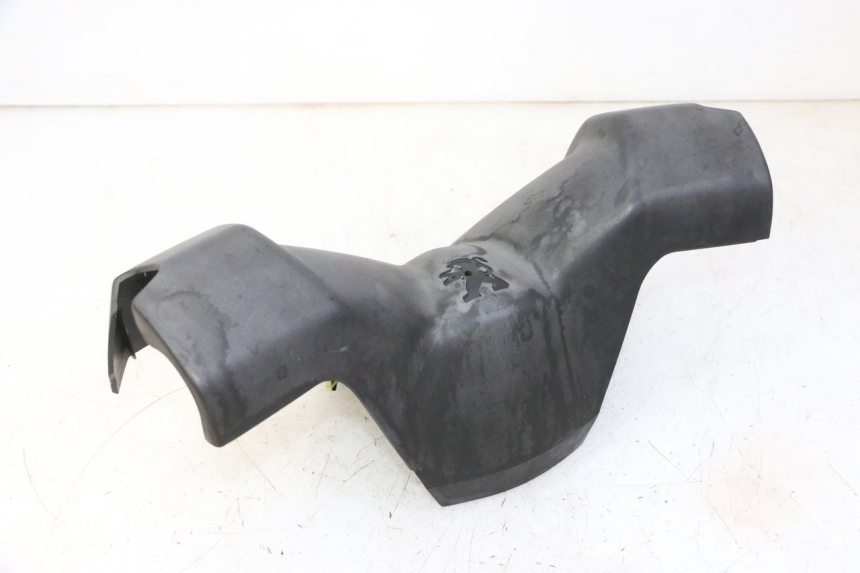 photo de HANDLEBAR COVER FRONT PEUGEOT CITYSTAR 50 (2013 - 2017)