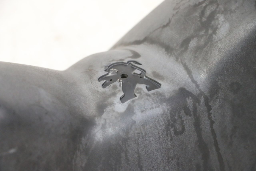 photo de HANDLEBAR COVER FRONT PEUGEOT CITYSTAR 50 (2013 - 2017)