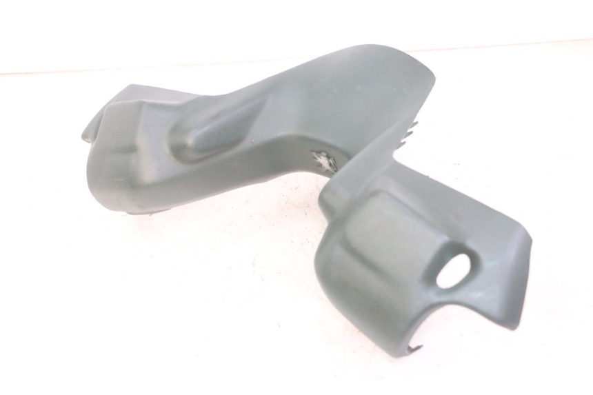 photo de HANDLEBAR COVER FRONT PEUGEOT ELYSEO 125 (1999 - 2004)
