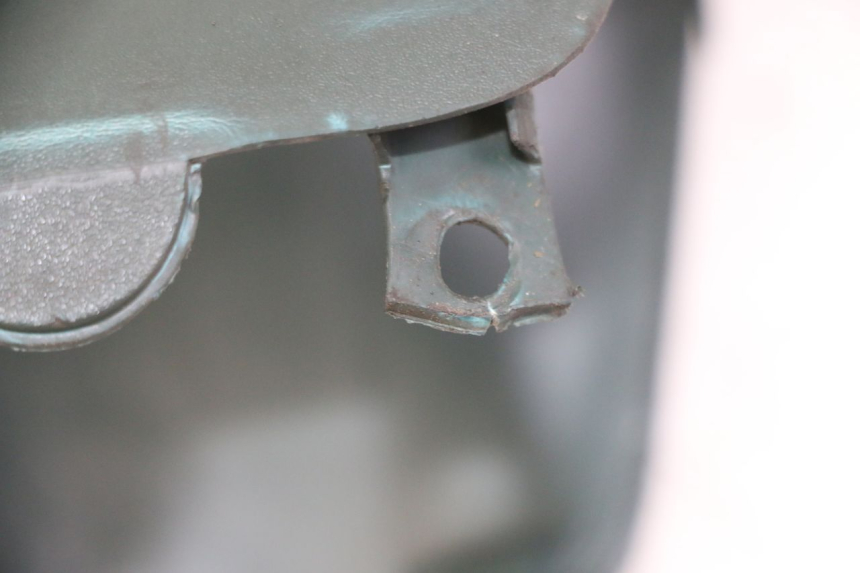 photo de HANDLEBAR COVER FRONT PEUGEOT ELYSEO 125 (1999 - 2004)