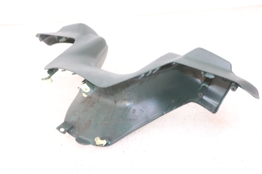 photo de HANDLEBAR COVER FRONT PEUGEOT ELYSEO 125 (1999 - 2004)