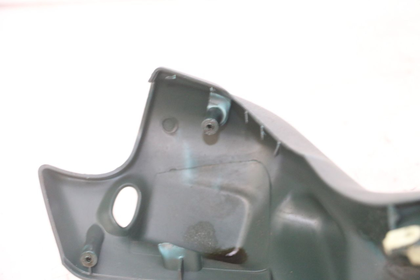 photo de HANDLEBAR COVER FRONT PEUGEOT ELYSEO 125 (1999 - 2004)