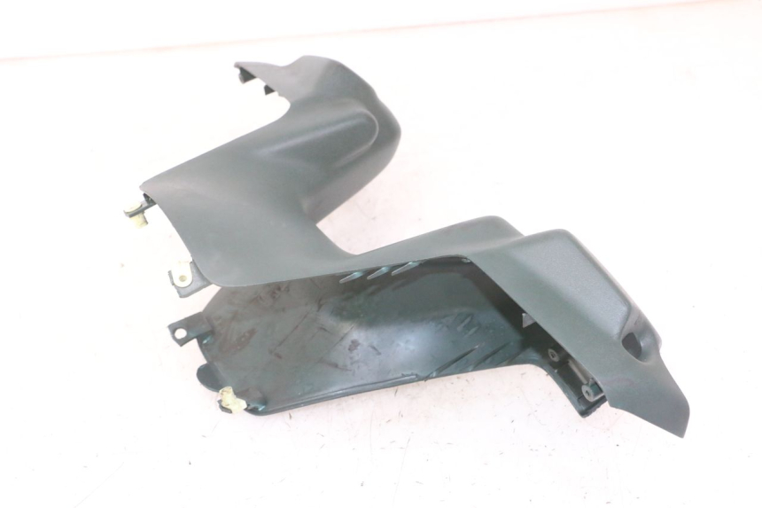 photo de HANDLEBAR COVER FRONT PEUGEOT ELYSEO 125 (1999 - 2004)
