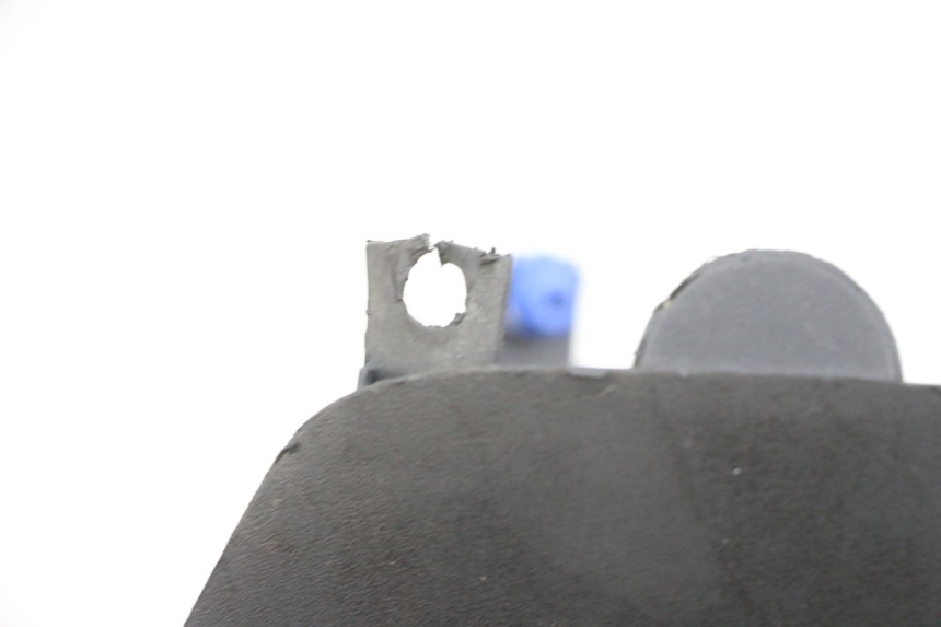 photo de HANDLEBAR COVER FRONT PEUGEOT ELYSEO 125 (1999 - 2004) - Checked used part