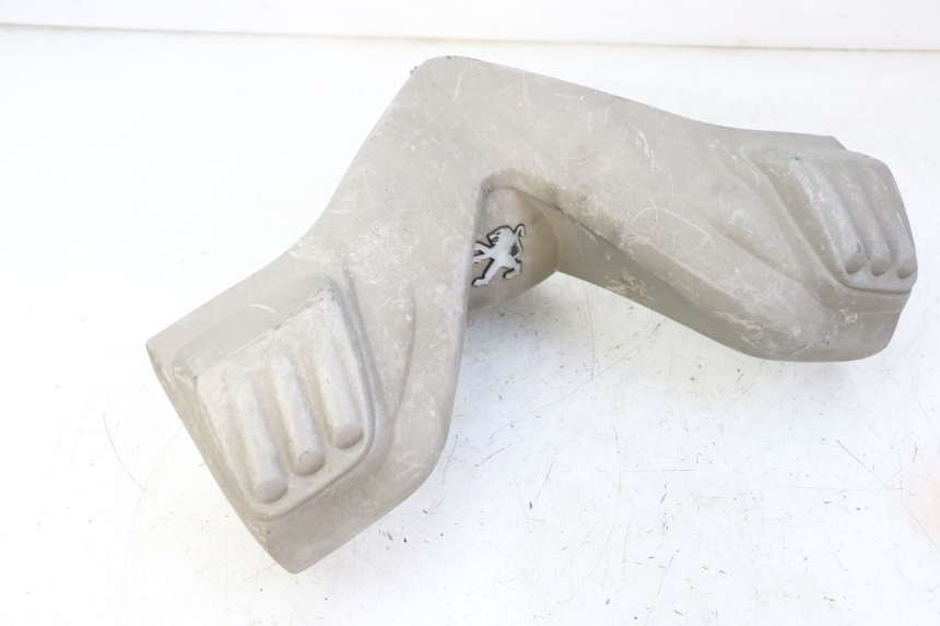 photo de HANDLEBAR COVER FRONT PEUGEOT ELYSTAR 50 (2002 - 2014)