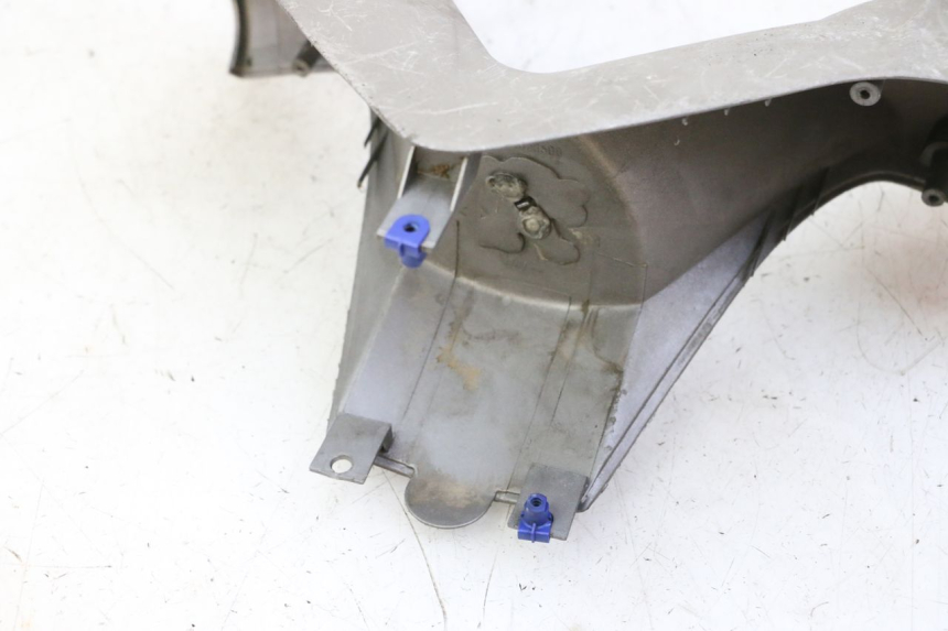 photo de HANDLEBAR COVER FRONT PEUGEOT ELYSTAR 50 (2002 - 2014)