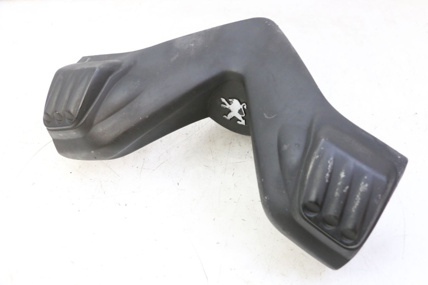 photo de HANDLEBAR COVER FRONT PEUGEOT ELYSTAR 50 (2002 - 2014)