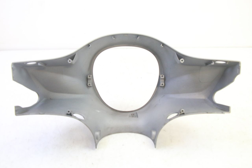 photo de HANDLEBAR COVER FRONT SYM FIDDLE 3 III 125 (2014 - 2020) - Alternative perspective