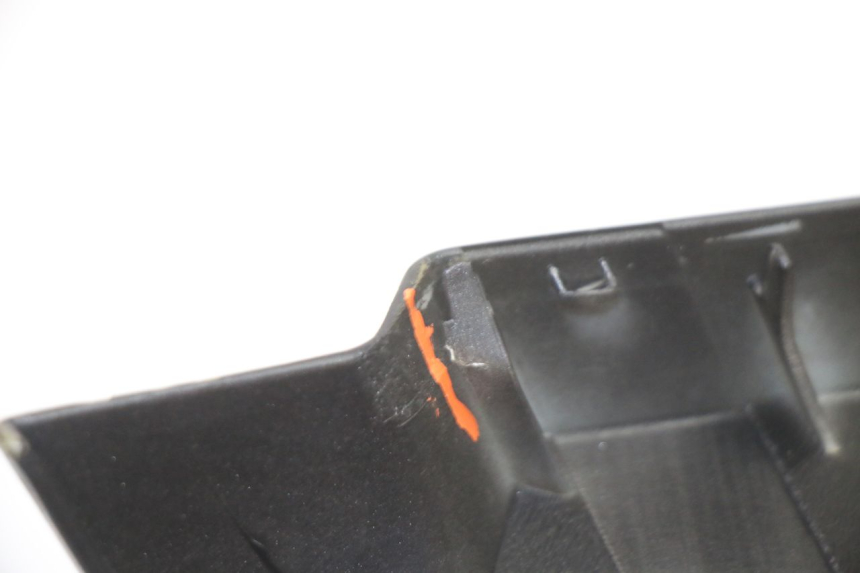 photo de FRONT HANDLEBAR COVER VENESI FLY RETRO 4T 50 (2020 - 2025)
