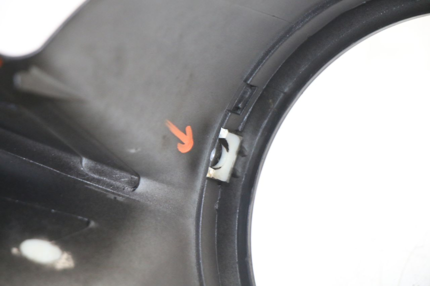 photo de FRONT HANDLEBAR COVER VENESI FLY RETRO 4T 50 (2020 - 2025)